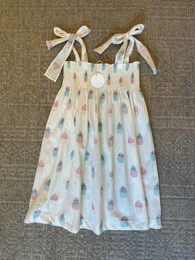 NWT Sal & Pimenta Girls Smocked Cupcake Dress size 10